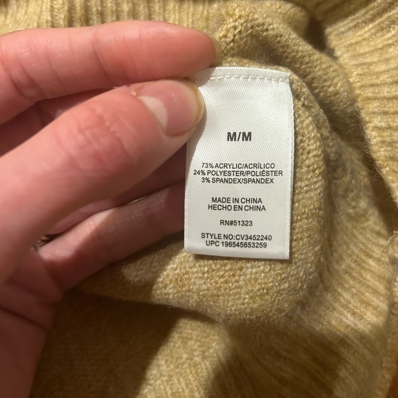 🥰 2 items for $38! 🥰 NWT VINCE CAMUTO SIZE MEDIUM SWEATER - Picture 5 of 7